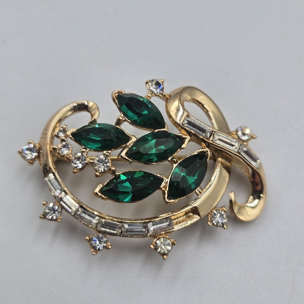 VTG 1952 Mazer Bros. Trifari Rhinestone Brooch Pin Green & Clear Rhinestone